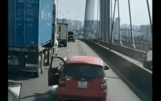 Video: Hình ảnh cười ra nước mắt khi tài xế xử lý xe mất phanh trên cầu
