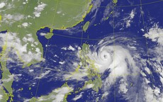 Tin bão mới nhất bão Doksuri có thể mạnh lên thành siêu bão, Việt Nam có bị ảnh hưởng?