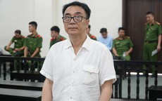 Ông Trần Hùng bị tuyên phạt 9 năm tù vì nhận hối lộ 300 triệu đồng vụ sản xuất, buôn bán sách giả