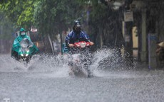 Cảnh báo mưa dông, lốc sét sắp diễn ra ở Hà Nội