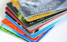 Có các loại thẻ ngân hàng nào? Dựa vào tính năng gì để phân biệt các loại thẻ?