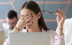 Làm gì để khắc phục hội chứng mỏi mắt kỹ thuật số thường gặp ở dân văn phòng?