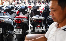 Xe máy biển đẹp của dân buôn chợ Chùa Hà ế khách