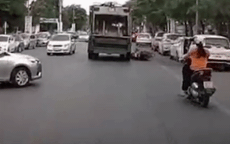 Video: Bất cẩn khi mở cửa xe, tài xế xe con khiến một người tử vong