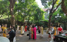 Choáng ngợp khung cảnh người người chen chân trên phố Phan Đình Phùng đón Tết Độc Lập cùng mùa thu Hà Nội