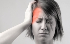 Người phụ nữ 55 tuổi đau đầu dữ dội, đi khám bác sĩ cảnh báo u ác màng não, yêu cầu phẫu thuật gấp!