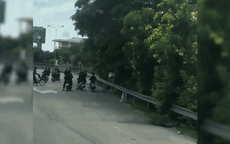 Video: Nhóm thanh thiếu niên vô tư điều khiển xe máy trên cao tốc Pháp Vân - Cầu Giẽ 