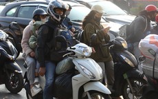 Kết thúc kỳ nghỉ Tết Dương lịch 2024, cửa ngõ về Hà Nội lại chật ních xe cộ