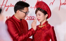 Lễ ăn hỏi diễn viên Ngọc Huyền và cháu trai NSƯT Chí Trung: Cô dâu khóc đỏ mắt khi bố mẹ trao hồi môn