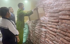 Kinh hoàng kho chứa hơn 6 tấn mỡ bẩn thu gom trôi nổi ‘suýt’ đưa vào các quán ăn ở Hà Nội