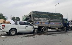 Tai nạn liên hoàn giữa 6 ô tô trên phố ở Hà Nội