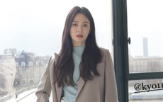 Khoảnh khắc tóc bay, mặt "mộc" của Song Hye Kyo hút hàng triệu người