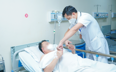 Người đàn ông 48 tuổi Hà Nội bất ngờ đột quỵ khi tham gia giao thông thừa nhận có thói quen nhiều người Việt mắc phải
