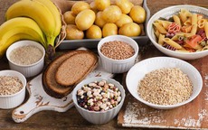 Bác sĩ tim mạch nói gì về chế độ ăn hạn chế tinh bột?