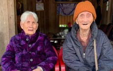 Đôi vợ chồng 112 tuổi và 102 tuổi ở Phú Thọ: Minh mẫn, quấn quýt bên nhau, mới ở chung với con vài tháng
