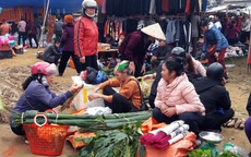 Độc đáo 'phiên chợ ngày Xuân' của người đồng bào dân tộc ở Bắc Kạn
