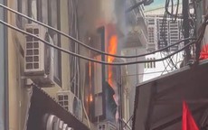 Hà Nội: Cháy nhà trong ngõ nhỏ ngay ngày 30 Tết, 3 người may mắn thoát nạn