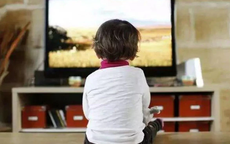 Bộ não trẻ thích xem TV, điện thoại và trẻ thích đọc sách lớn lên có sự khác biệt lớn, cha mẹ cần lưu ý