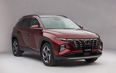 Giá lăn bánh xe Hyundai Tucson mới nhất: Rẻ gần nhất phân khúc, Honda CR-V và Mazda CX-5 có còn thế thượng phong như trước? 