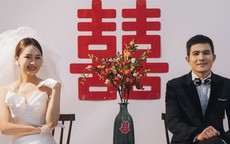 Quang Sự lần đầu nói về hôn nhân 10 năm và quy tắc không cảnh nóng của Hồng Diễm