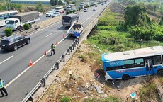 Xe khách 29 chỗ lật trên cao tốc TP.HCM - Trung Lương, nhiều người bị thương