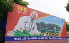 Hà Nội rợp cờ hoa kỷ niệm 134 năm ngày sinh Chủ tịch Hồ Chí Minh