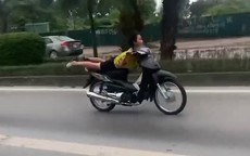 Truy tìm thanh niên nằm trên yên xe máy, lao vun vút trong làn BRT ở Hà Nội