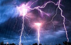 Kỹ năng phòng tránh sét cơ bản người dân cần nắm rõ trong những ngày mưa dông