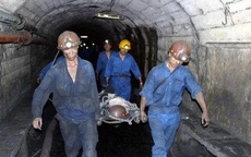 Tiếp tục xảy ra tai nạn lao động, một thợ mỏ Quảng Ninh ngạt khí, tử vong