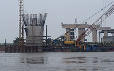 Sau 7 tháng thi công, cầu vượt sông Đáy ở Nam Định đang dần lộ diện