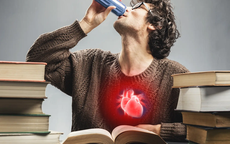 Uống nhiều nước tăng lực có thể gây đau tim?