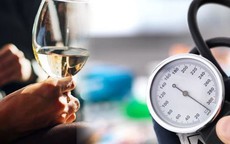 Uống rượu ảnh hưởng đến huyết áp như thế nào?