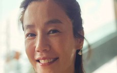 Người chị trong ‘Giày thủy tinh’ ở tuổi 50