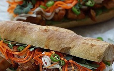 146 người nghi ngộ độc sau khi ăn bánh mì thịt