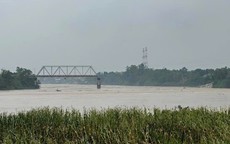 Cận cảnh cầu Phong Châu bị sập ở Phú Thọ