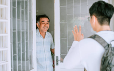 11 năm gặp lại, tôi ngỡ ngàng khi biết bố vợ tương lai của mình là ai