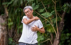 Người cao tuổi thường xuyên đau nhức, mất ngủ? Cơ thể đang ‘kêu cứu’ vì thiếu loại vitamin này