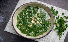 Loại rau giàu canxi gấp 4 lần sữa, vitamin C gấp 7 lần cam, sắt gấp 4 lần cải bó xôi, vitamin A gấp 4 cà rốt, chế biến thành nhiều món ngon