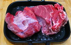 Khi mua thịt bò, bạn nên chọn loại 'treo' hay 'trưng bày'? Hãy ghi nhớ 4 điều này để tránh bị lừa bởi người bán thịt