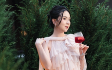 Hoa hậu Ngọc Hân cùng nhóm bạn thân về thăm MC Mai Ngọc, hé lộ thêm không gian sống đẳng cấp của gia đình chồng nữ MC