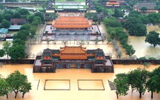 Cảnh lũ lớn 'bao vây' khu vực Đại Nội và hệ thống Di sản Huế