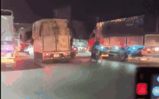 Hưng Yên: Xe bồn chở khí hóa lỏng mắc kẹt vào barie, phát nổ như 'bom'