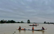 Hai thanh niên bị nước cuốn, một người mất tích