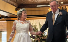 Kết hôn lần đầu ở tuổi 76, bà lão chứng minh 'không bao giờ là quá muộn để yêu'