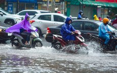 Tin sáng 5/10: Bão số 11 di chuyển nhanh, cảnh báo mưa lớn diện rộng ở Bắc Bộ; Danh tính nữ tài xế lái ô tô tông Chủ tịch xã ở Đắk Lắk tử vong