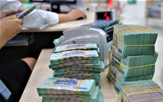 Ngân hàng có lãi suất tiết kiệm 12 tháng cao hơn 7,4%: Gửi 400 triệu đồng nhận tiền lãi bao nhiêu?