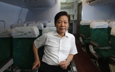 Không biệt thự, không siêu xe, mặc áo 10 năm mới bỏ: Tỷ phú phá vỡ hình mẫu giàu sang vì một câu nói của mẹ