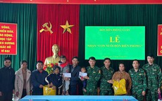 Đồn Biên phòng nhận đỡ đầu 2 bé có cha mẹ mất tích trong sạt lở đất