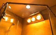 Sai lầm dẫn đến hiểm họa khi sử dụng đèn sưởi nhà tắm vào mùa đông và cách khắc phục