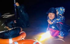 Vì sao miền Trung liên tục xuất hiện lũ “giảm rồi tăng”?